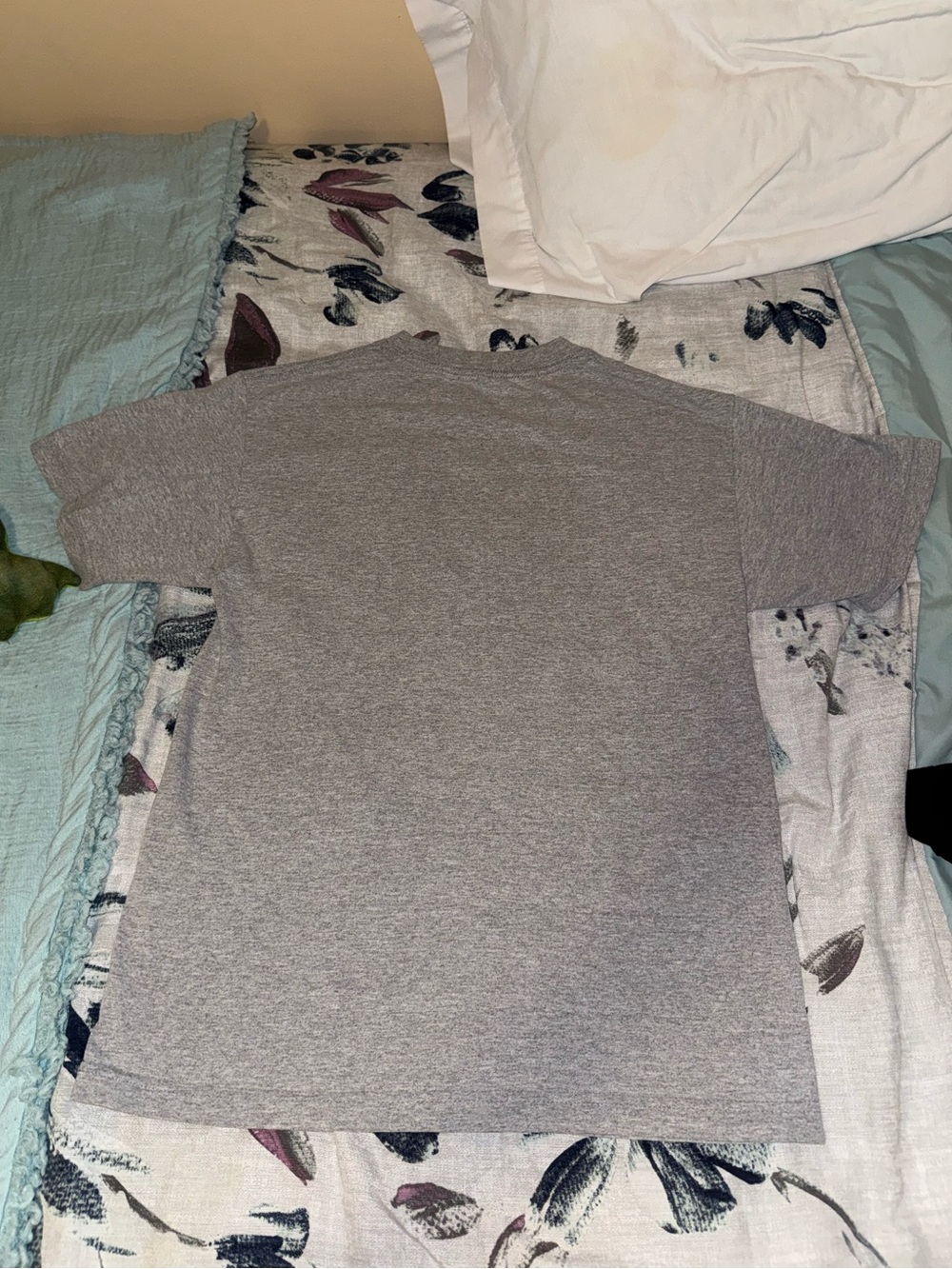 Shirt - Picture 3 of 4